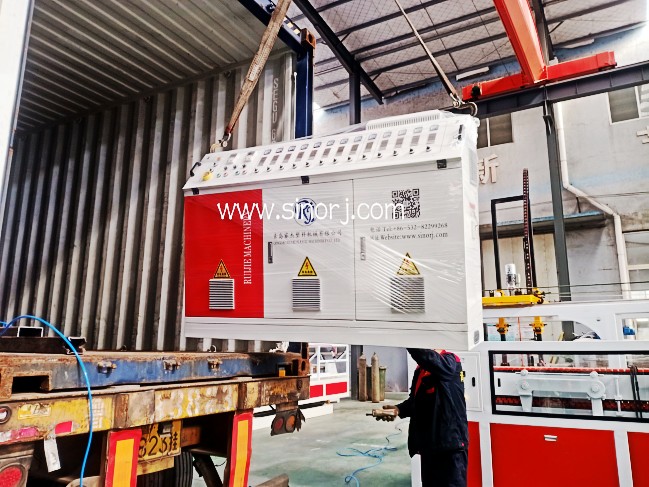 前天發的墻板生產線，今天發的pvc雙管生產線，明天繼續格柵板生產線