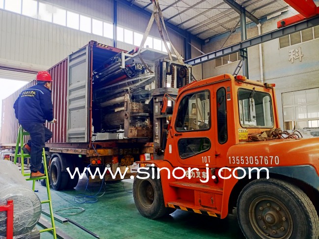 火爆了?。。鴥韧夂苁軞g迎的pvc仿大理石板生產線裝柜發貨中。。。