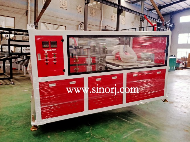 PVC雙管生產線裝柜發貨中